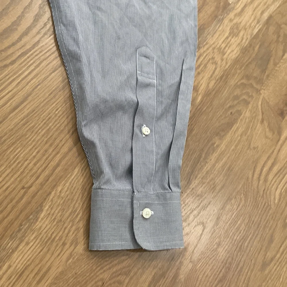 Jos. A. Bank Men’s Traveler’s Collection Gray White Cotton Button Down Shirt Top